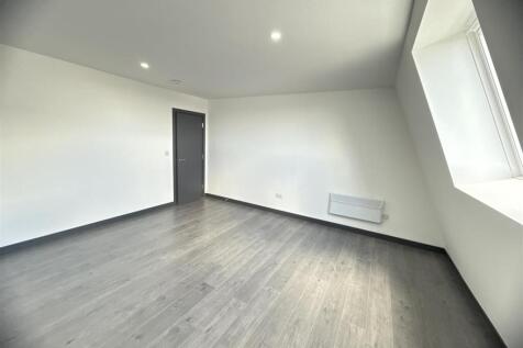 Flat 16 pent -3.jpg