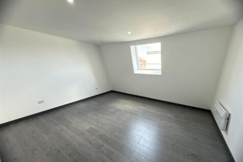 Flat 16 pent -4.jpg