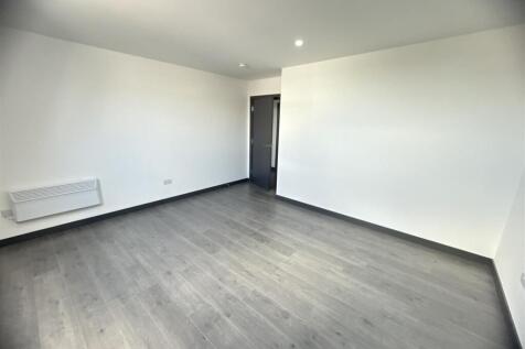 Flat 16 pent -5.jpg