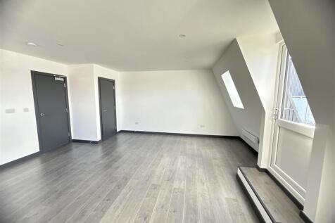 Flat 16 pent -8.jpg