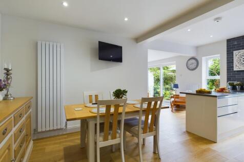 Kitchen/Dining Area