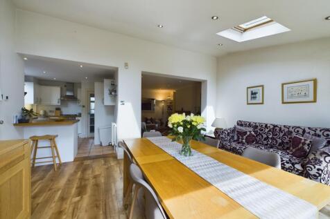 Living/Dining Area