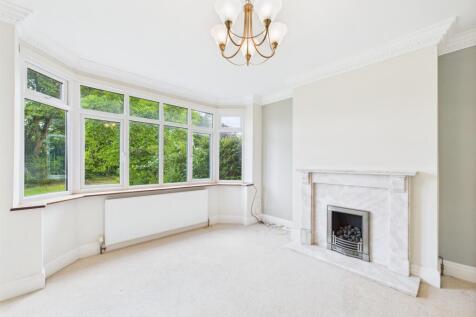Sitting/Dining Room
