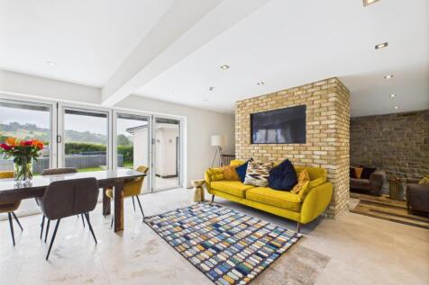 Living/Dining Area