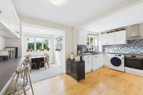 Kitchen/Dining Area