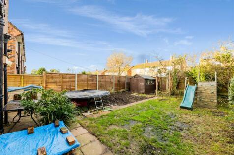 BLETCHINGLEY ROAD (16 FROM 42)-40.jpg