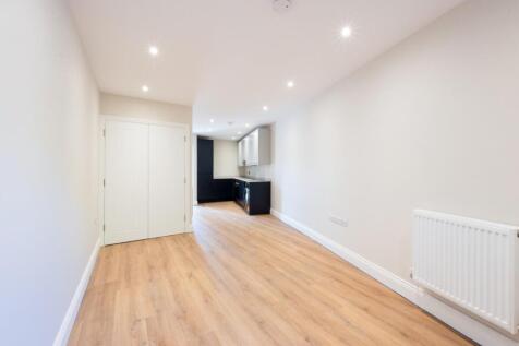 HIGH STREET 12A,FLAT 2  (9).jpg