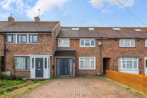 BLETCHINGLEY CLOSE (10).jpg