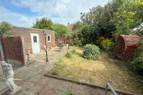 IMG-20250529-WA00...