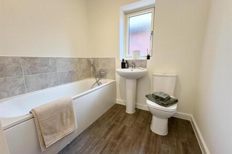 plot 4 bathroom.jpg