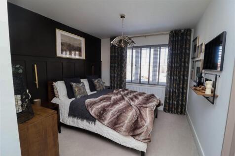 BEDROOM 1...jpg