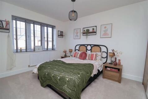 BEDROOM 2.jpg