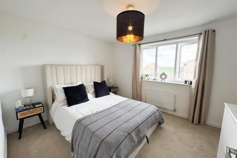 Bedroom 1..jpg