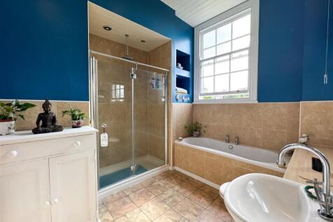 Bathroom.jpg