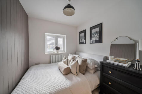 1381093-9-6915b25...