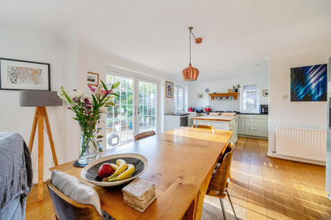 1375474-15-691afd...