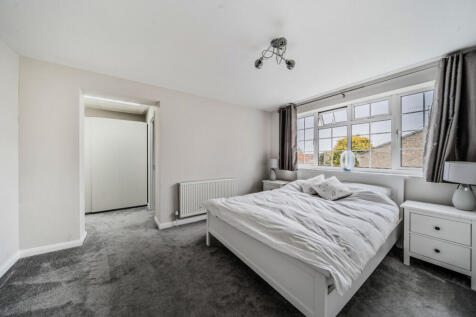 1364503-5-68ee81c...