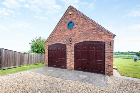 8607032-exterior13.jpg