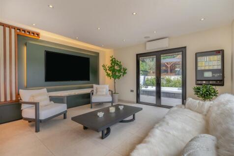 8625396-interior39.jpg