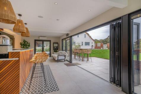 8625396-interior44.jpg