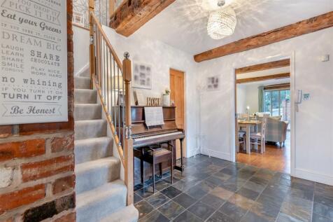 8632185-interior06.jpg