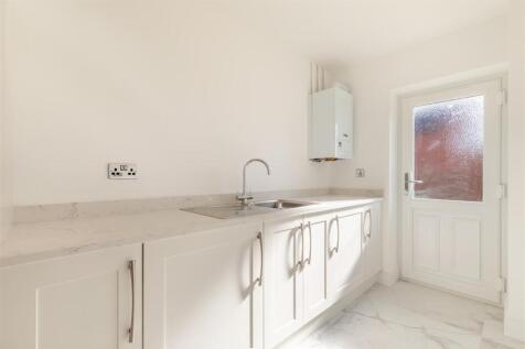 8590623-interior13.jpg