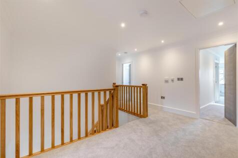 8590623-interior10.jpg
