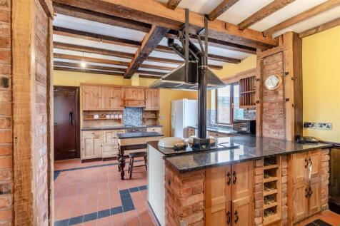 8636440-interior34.jpg