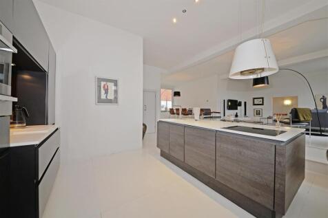 Apt 1 3-4 James Street - kitliv2.jpg