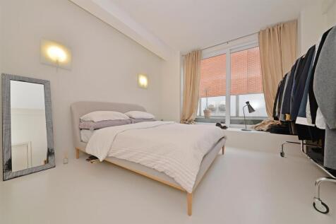 Apt 1 3-4 James Street - bed2b.jpg