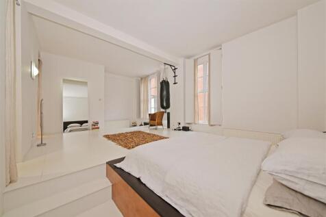 Apt 1 3-4 James Street - bed1d.jpg