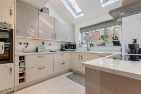 8633638-interior10.jpg