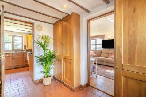 8640784-interior11.jpg