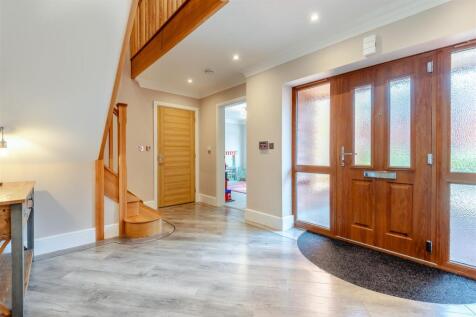 8606019-interior10.jpg