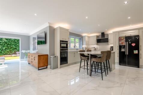 8606019-interior01.jpg