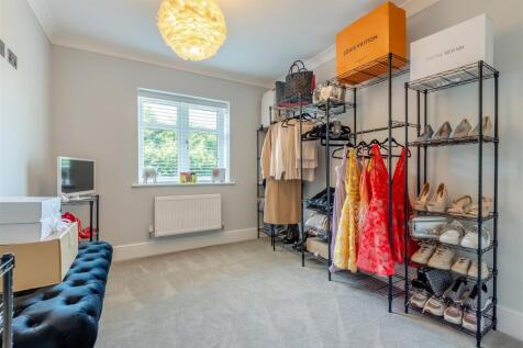 8606019-interior23.jpg