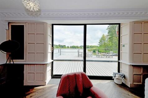 Boathouse Internal (22).jpg