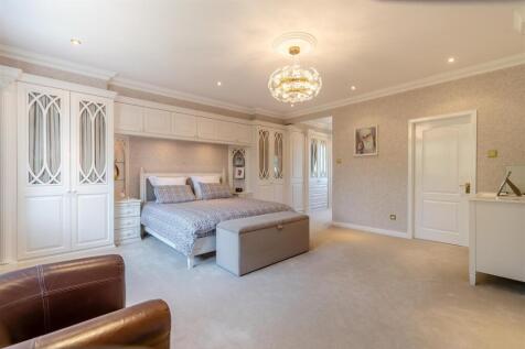 Principle Bedroom (2).jpg