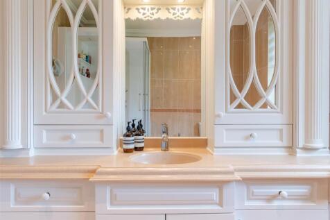 Principal En Suite 1 (2).jpg