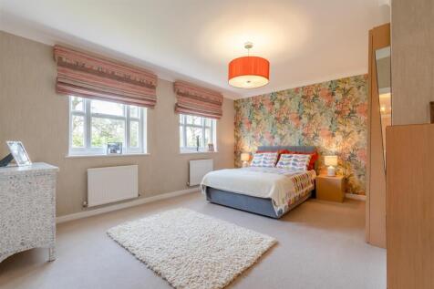 Bedroom 2 (2).jpg