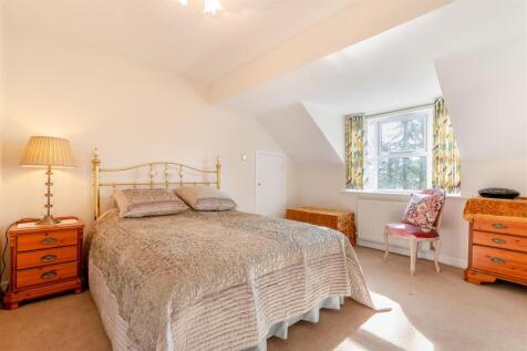 Bed 5.jpg