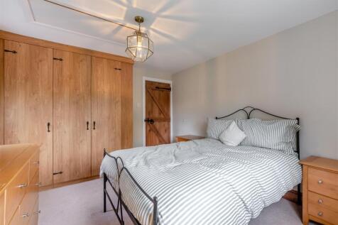 8646174-interior21.jpg