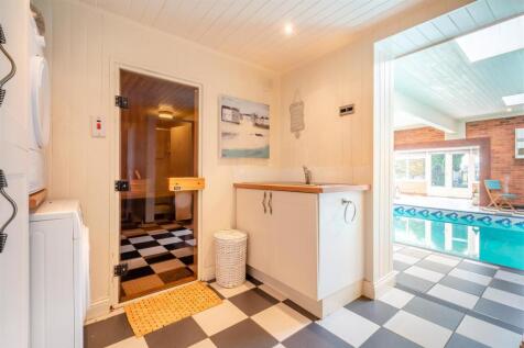 8649206-interior15.jpg