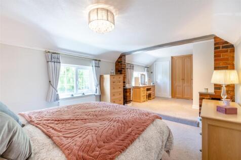 8649206-interior40.jpg