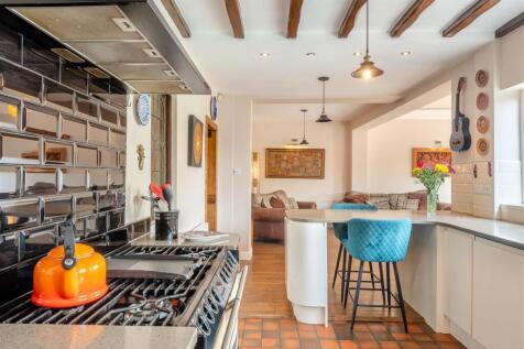 8648009-interior18.jpg