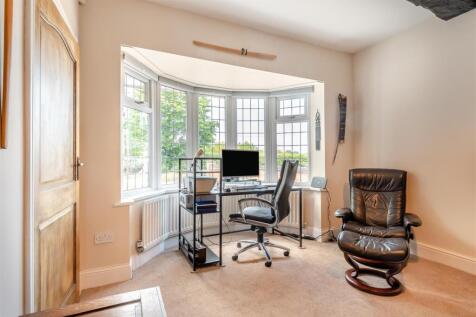 8648009-interior21.jpg