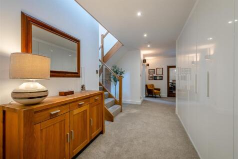 8647547-interior30.jpg