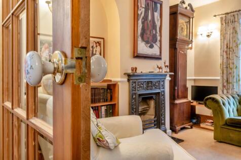 8636816-interior32.jpg