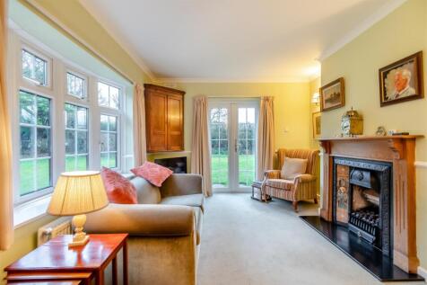 8636816-interior40.jpg