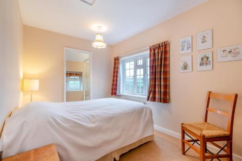 8636816-interior10.jpg